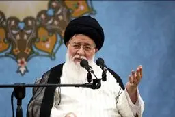 امام جمعه مشهد: در سال ٨٨ برخی خواص بی بصیرت شدند، اما عامه مردم انقلابی بصیرت پیدا کردند