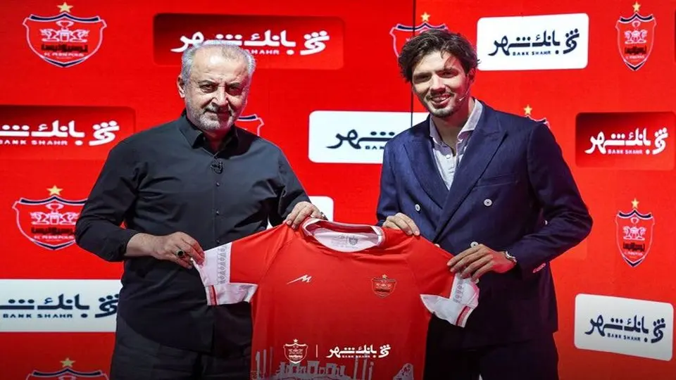 ستاره جدید پرسپولیس کیست؟ / افتخارباکیچ به بودن در پرسپولیس