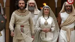 عکس یادگاری بازیگران سریال یوسف پیامبر با بازیگران اخراجی‌ها

