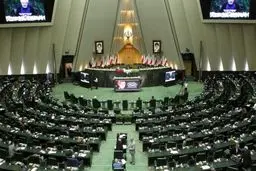   موافقان استیضاح وزیر صمت در جلسه استیضاح چه گفتند؟/از پراید ۵۰۰ میلیونی تا واگذاری خودرو به نمایندگان/ واکنش قالیباف به غیبت رئیسی/ دفاع فاطمی امین از عملکرد وزارت صمت/ واکنش رئیسی به واگذاری خودروهای شاسی‌بلند به نمایندگان