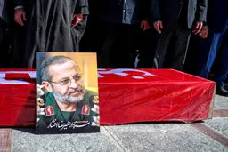 تصویر ۳ فرمانده قدیمی سپاه در مراسم تشییع سردار افشار + عکس