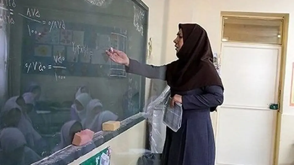 افتخارآفرینی فرهنگیان گناوه در جشنواره ملی تجارب تربیتی