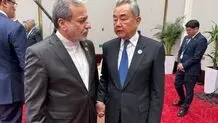 دیدار عراقچی با همتای چینی خود در بیشکک + عکس