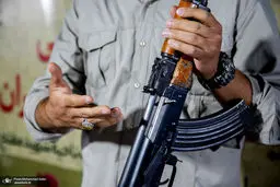 آموزش کار با سلاح در میدان ونک تهران + عکس