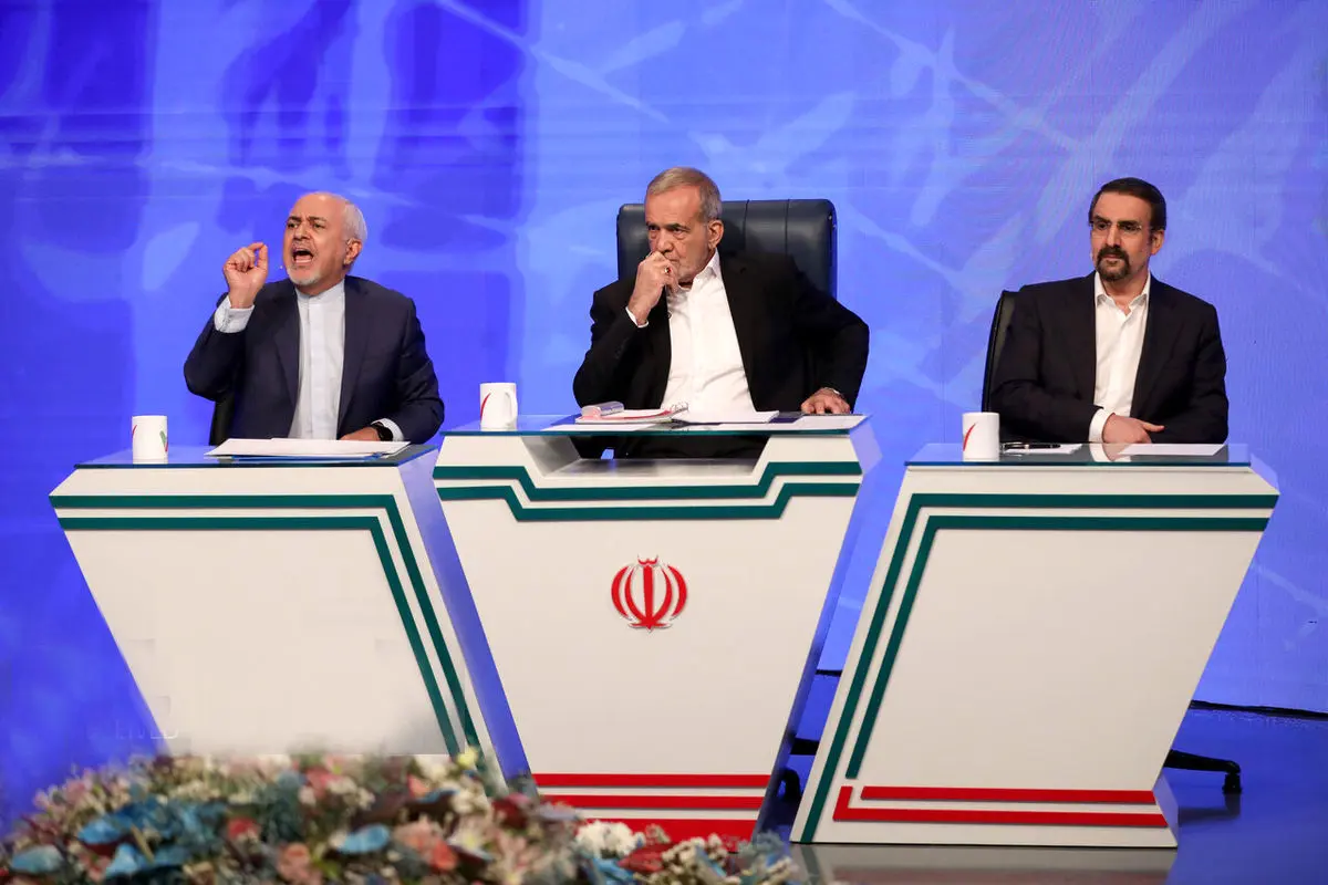 پس‌لرزه‌ افشاگری‌های جنجالی «محمدجواد ظریف» در صداوسیما؛ «مسعود پزشکیان» چه اسنادی را رو کرد؟/ ویدئو و تصاویر
