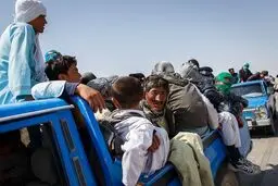 گرفتاری بیش از ۲۰۰ مهاجر غیرقانونی افغان در کولاک برف در مرز ایران


