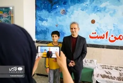 محمد مسلمی(بازیگر) در اردوی جهادی پزشکی در یک محله محروم جنوب تهران