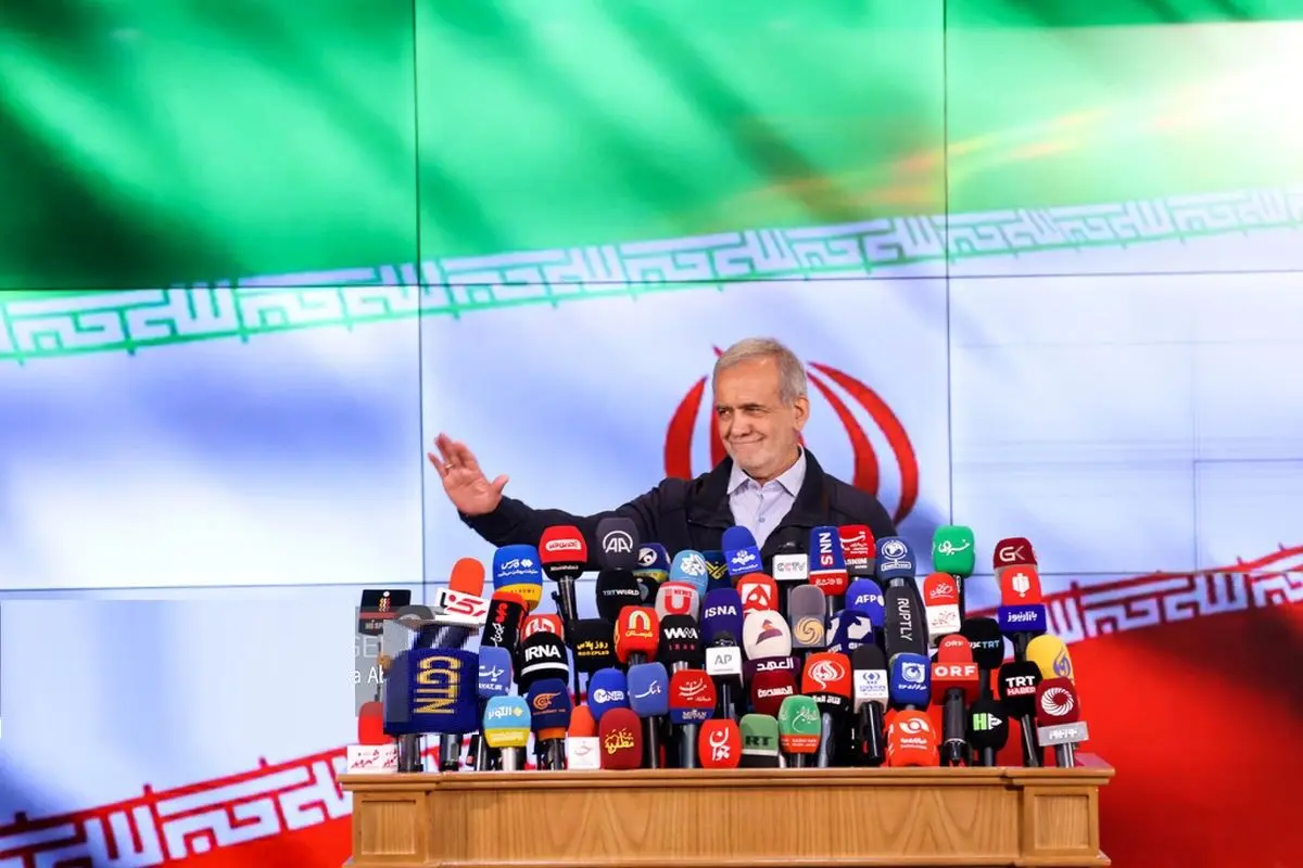 پزشکیان در صف اول: مریض نباید به خاطر نداشتن پول، خانه و زندگی خود را بفروشد/ ویدئو