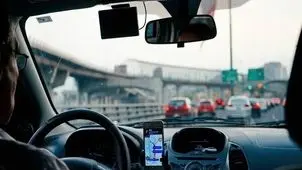 مستمری شاغلان تاکسی های اینترنتی قطع می شود؟