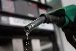 انحصار خودروسازی و هدررفت نیمی از بنزین کشور
