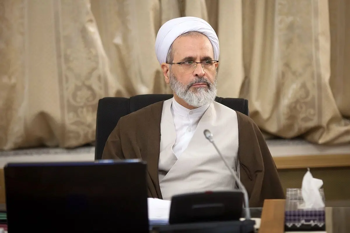 رئیس حوزه‌های علمیه: عده‌ای می‌خواهند لجن‌زار پهلوی را گلستان نشان دهند

