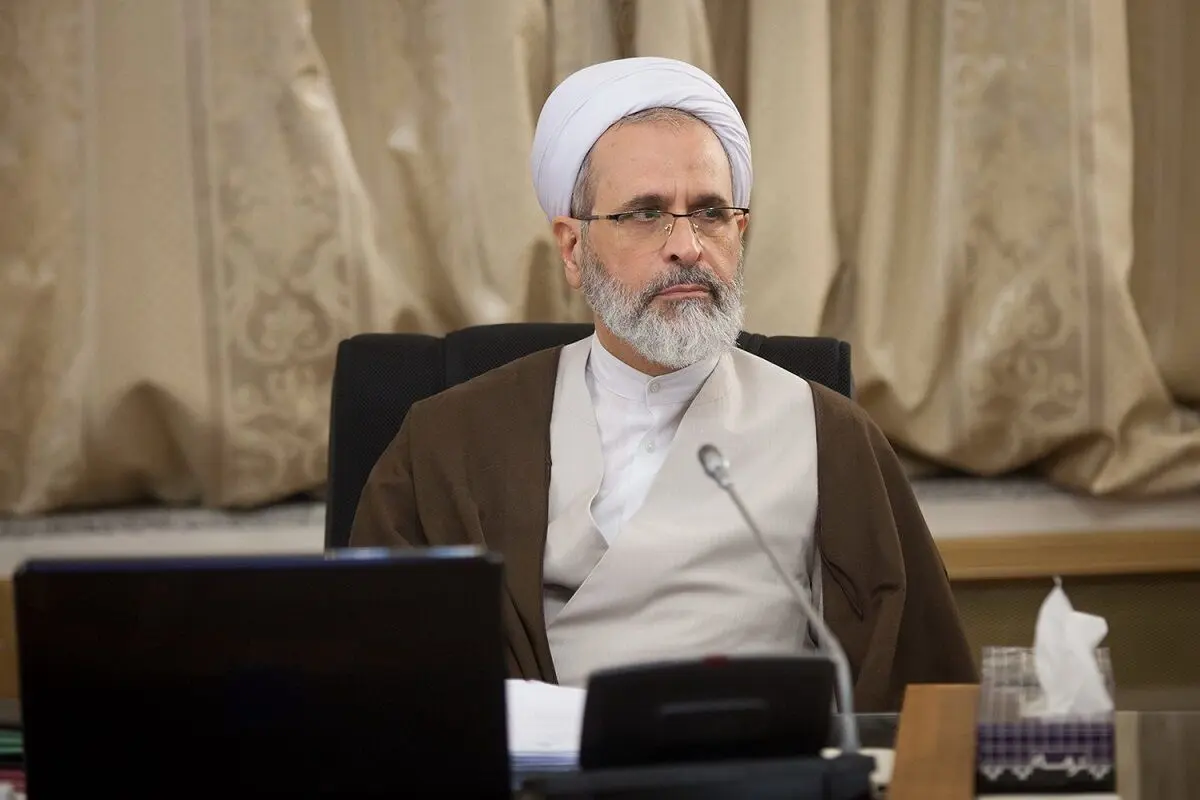 رئیس حوزه‌های علمیه: عده‌ای می‌خواهند لجن‌زار پهلوی را گلستان نشان دهند

