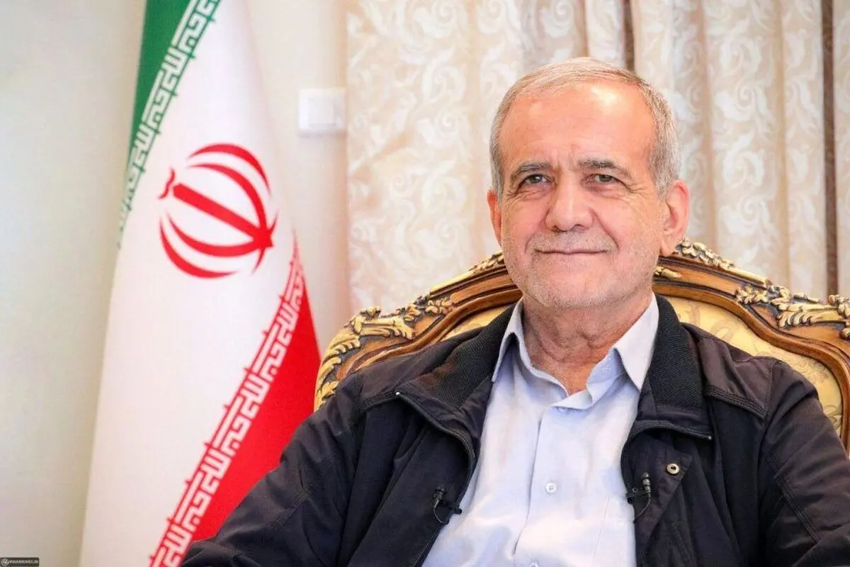 هم‌نشینی مسعود پزشکیان در کنار نوه‌های بنیانگذار انقلاب اسلامی + عکس