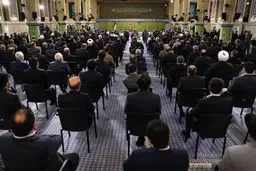 Leader receives Iranian lawmakers