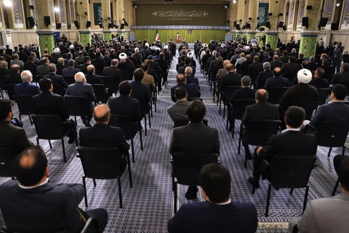 Leader receives Iranian lawmakers
