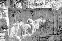 نقش‌برجسته اردشیر بابکان ساماندهی می‌شود
