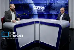 کارمندان دولت هر روز  چند ساعت کار مفید انجام می دهند ؟