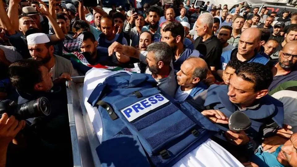 ارتفاع عدد الشهداء الصحفیین إلى 101 بعد استشهاد الصحافی أحمد جمال المدهون