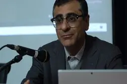 روی گفت‌وگوی جامعه دانشگاهی باید با مردم باشند نه دولت