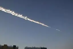 مصدومیت یک هزارو ۵۰۰ نفر بر اثر سقوط شهاب‌سنگ 