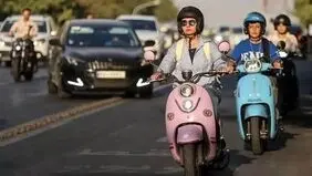 مصوبه دولت، ترس از تبرج؛ گواهینامه موتورسواری زنان قربانی نگرانی‌های حجاب شد؟