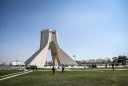 بازدید از برج آزادی برای خبرنگاران رایگان شد

