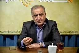 مردم پول مرسدس بنز پرداخت می‌کنند اما خودرو آشغال سوار می‌شوند

