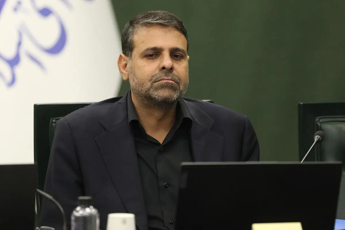نماینده مجلس: نباید فریب تقویم انتخابات را بخوریم همان‌طور که گفته شد تا پایان جام جهانی حمله‌ای نمی‌شود اما جنوب کشور بمباران شد