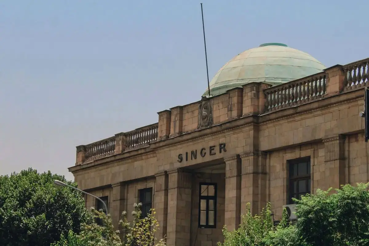 خطر تخریب ساختمان تاریخی سینگر تهران

