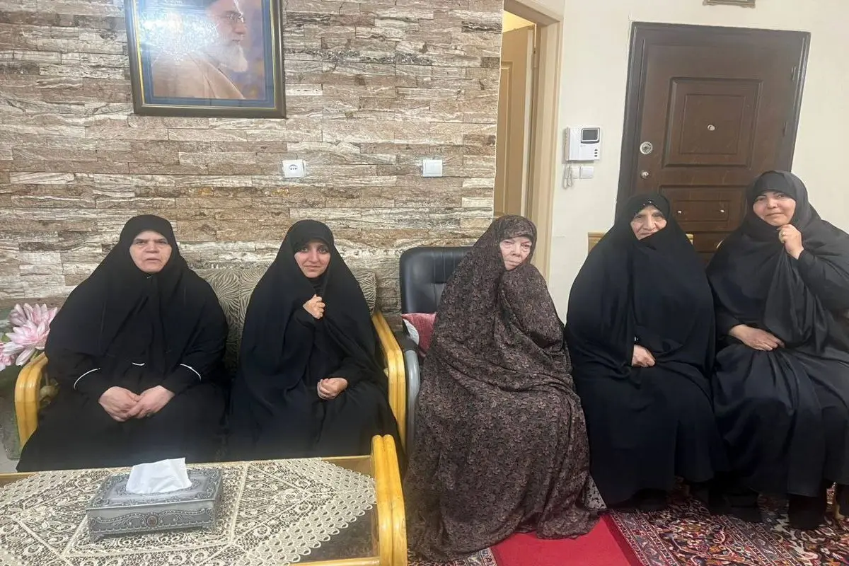 نماینده رییس‌جمهور به دیدار مادر سرلشکر باقری رفت 