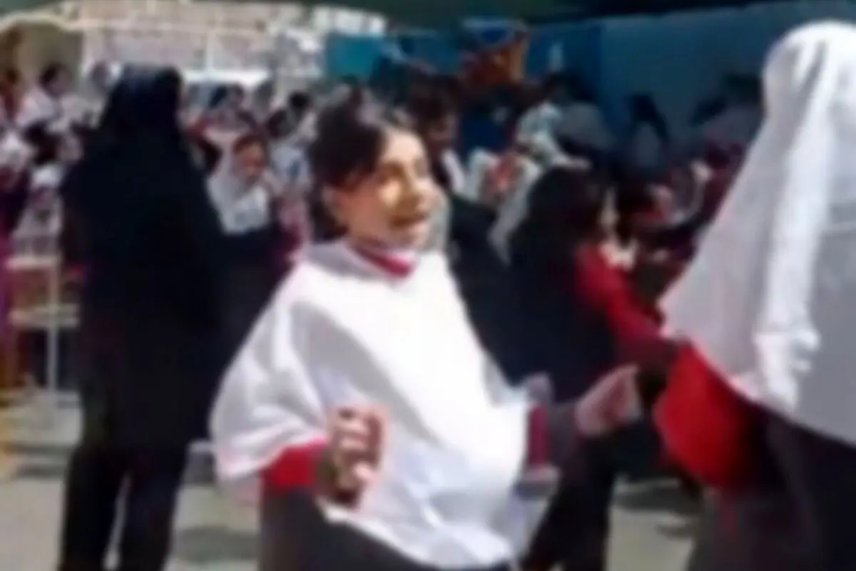 انتشار کلیپ پخش موسیقی و رقص از یک دبستان دخترانه در کرمان / مدیر مدرسه برکنار شد

