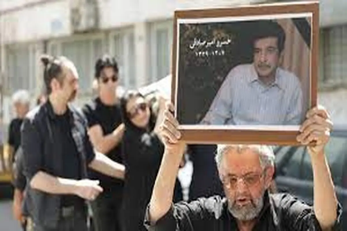 پیکر خسرو امیرصادقی تشییع شد
