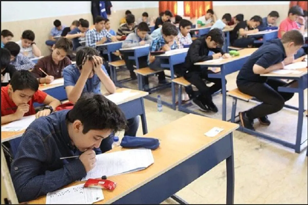 معیدفر از تلاشهای طبقه متوسط بر حفظ منزلت می‌گوید 