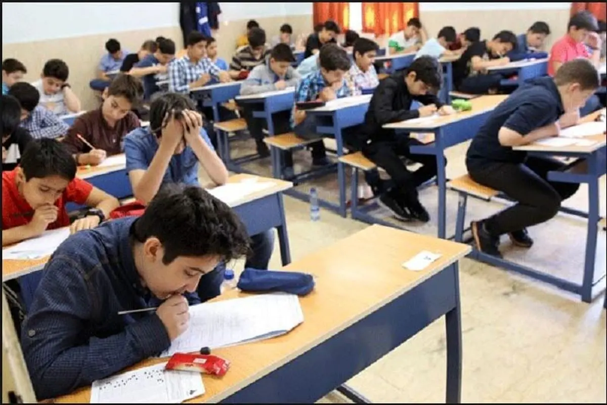 معیدفر از تلاشهای طبقه متوسط بر حفظ منزلت می‌گوید 