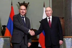 پوتین با پاشینیان دیدار کرد