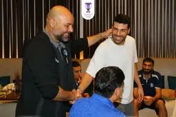 مهدی طارمی به محل اقامت استقلال رفت