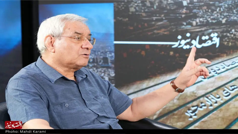 با تفکرات شیخ فضلالله نوری و نواب صفوی که نمی شد کشور را اداره کرد