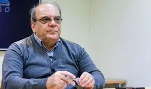 نامه عباس عبدی خطاب به قالیباف/ مقصر اصلی در کاهش شدید فرزندآوری سیاست‌های موجود است و نه مردم