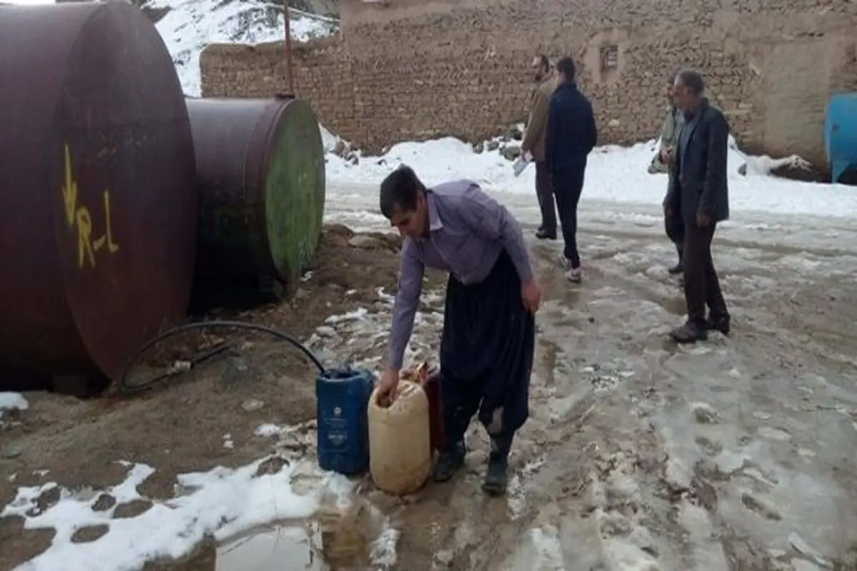 توزیع نفت سفید میان ۱۱ هزار و ۳۲۰ خانواده روستایی
