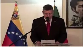 حافظ خوانی سفیر ونزوئلا در تهران در نشست خبری

