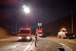 گرفتار شدن ۳ خودرو در گل و لای اتوبان شهید خرازی