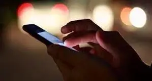 تاثیر استفاده  والدین از دستگاههای هوشمند بر کودکان 