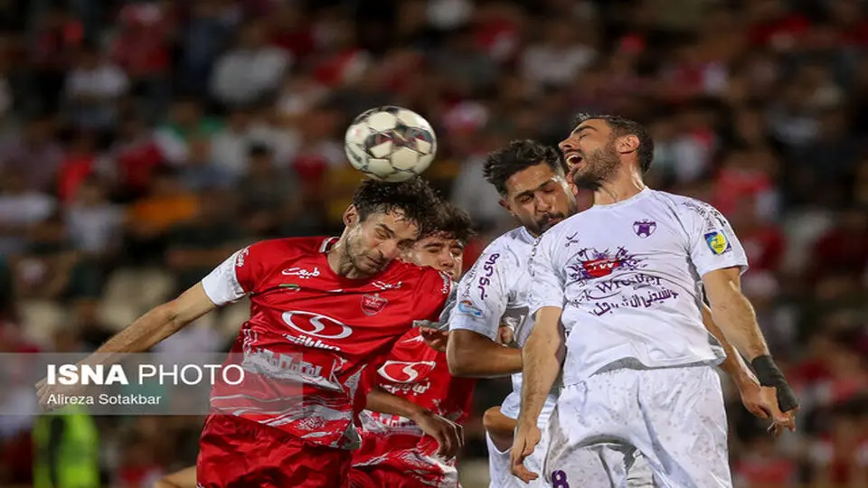 مجوز حرفهای استقلال و پرسپولیس صادر شد