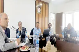 فرار از جامعه
