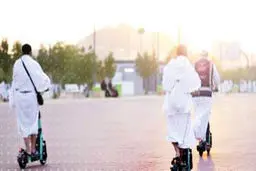 طواف با اسکوتر
