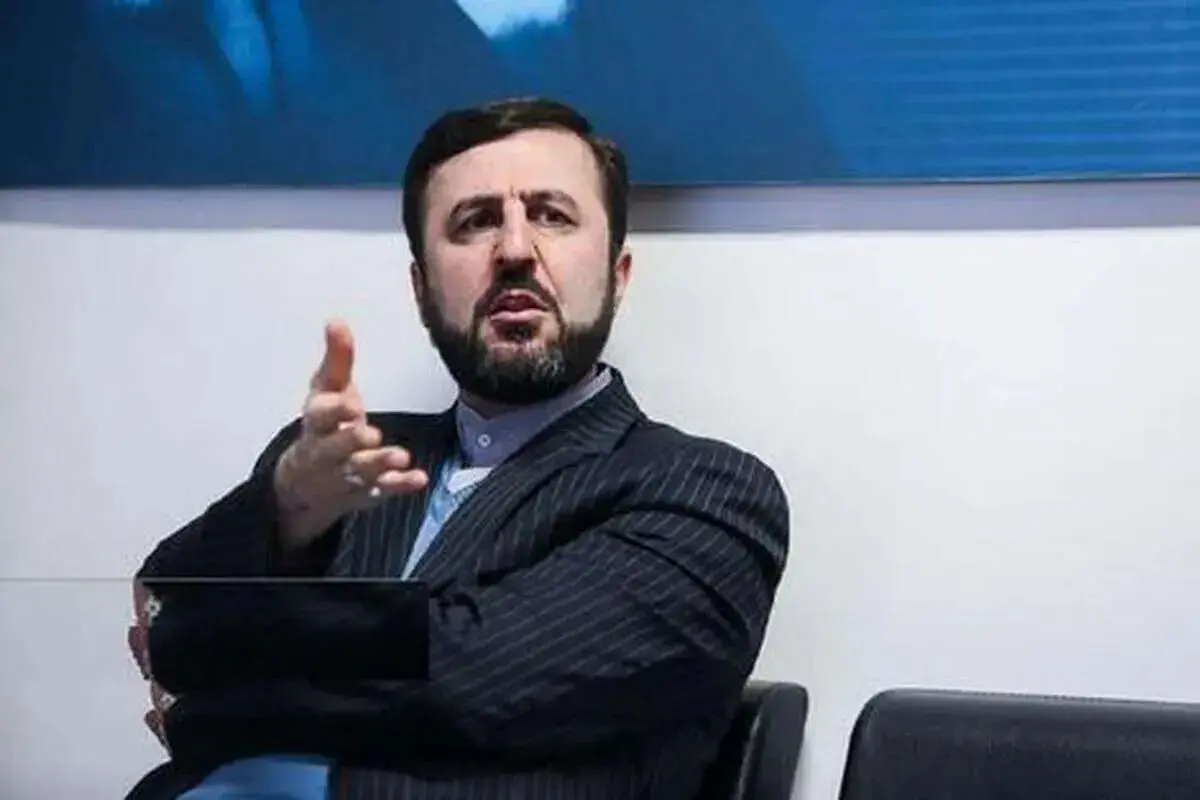 غریب‌آبادی خطاب به اسکات بسنت: می‌گویید توان نظامی ایران برچیده شده اما برای همین ایران «بزرگ ترین تهاجم مالی تاریخ» لازم شده
