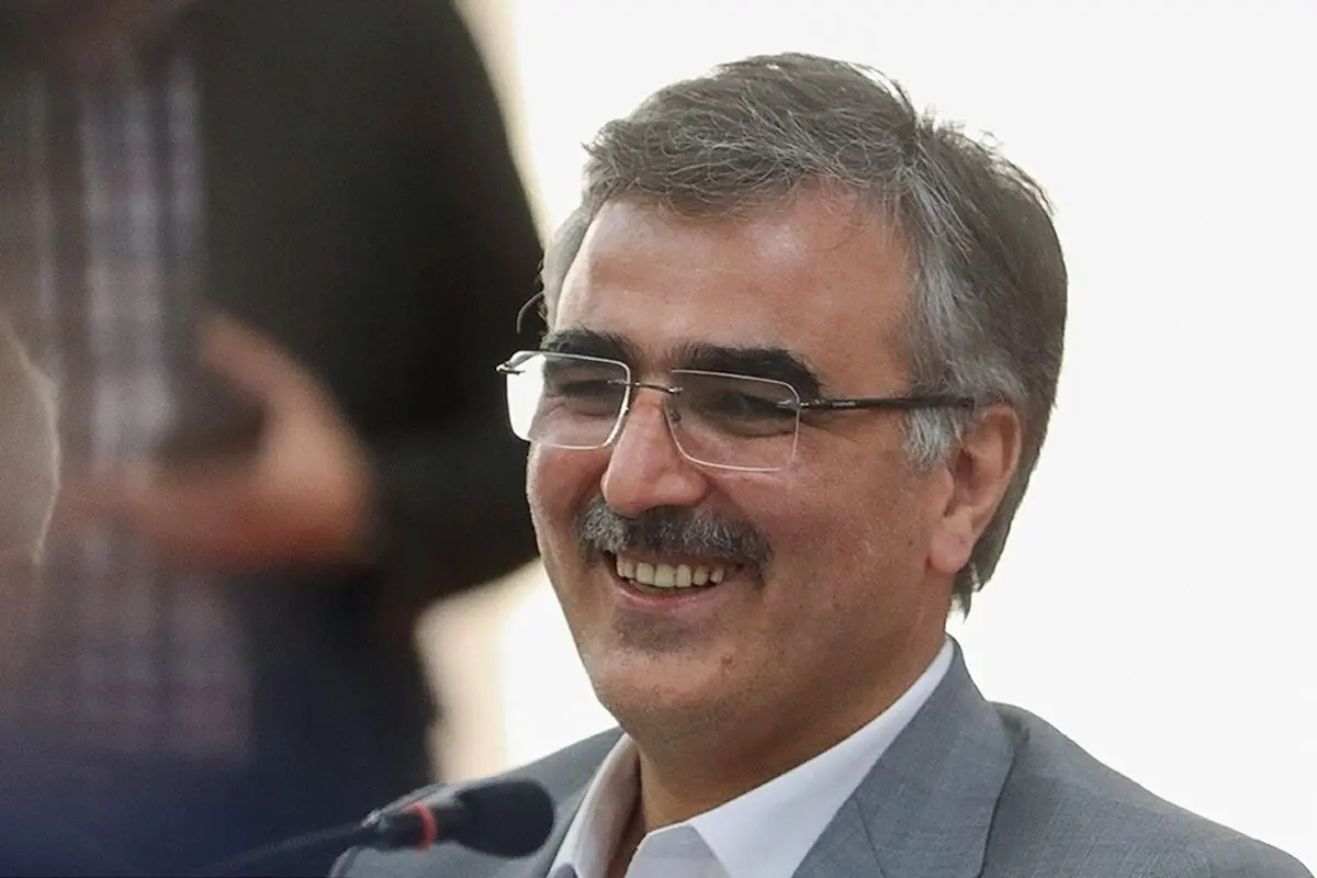 ارز مفت به کسی نمی‌دهیم/ بانک مرکزی مسئول تورم یا ارز نیست

