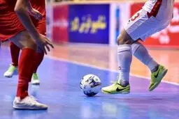 یک زن بازی فوتسال را به هم زد!

