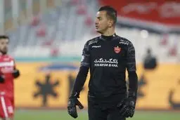 دروازه‌بان پرحاشیه پرسپولیس در آستانه خروج