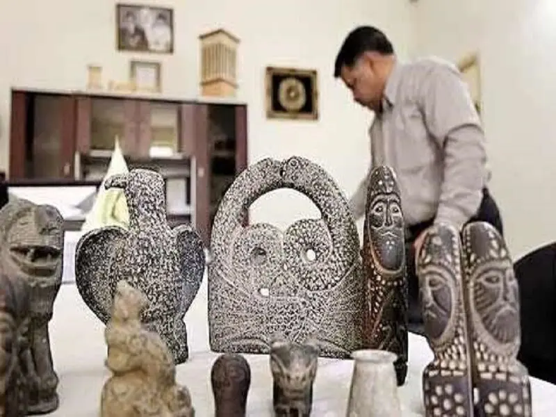 بازگشت هزار و ۱۶۵ شی تاریخی به کشور